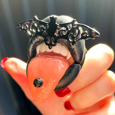 Hot Lips Pop Socket_Black Bat